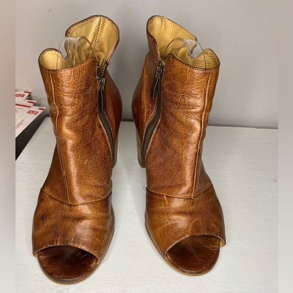 Paul Green Soft Leather Peep Toe Heeled Booties - Picture 3 of 15